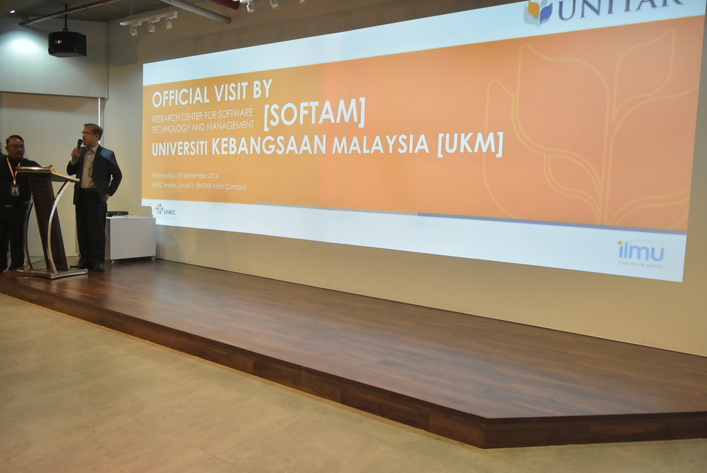 UKM 1530